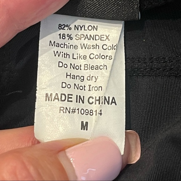 CANARI Padded Cycling Spandex Shorts Size M - Picture 8 of 10